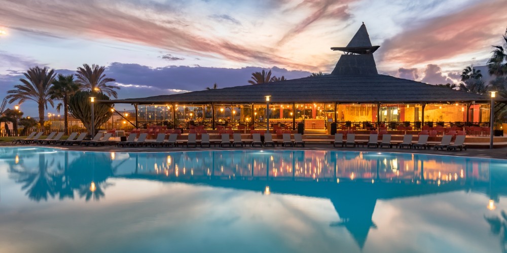 Bar piscina del hotel Barceló Fuerteventura Mar - Remodelación de las instalaciones